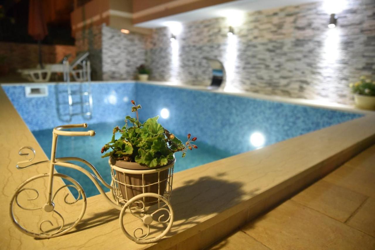 Guest House Evropa 2 ウルツィニ エクステリア 写真