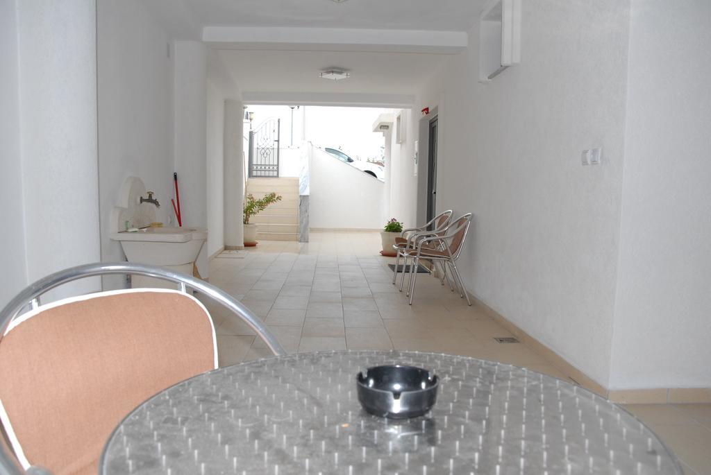 Guest House Evropa 2 ウルツィニ 部屋 写真