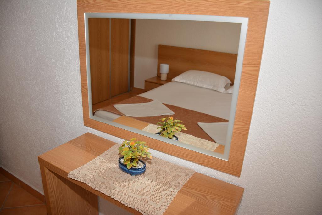 Guest House Evropa 2 ウルツィニ エクステリア 写真
