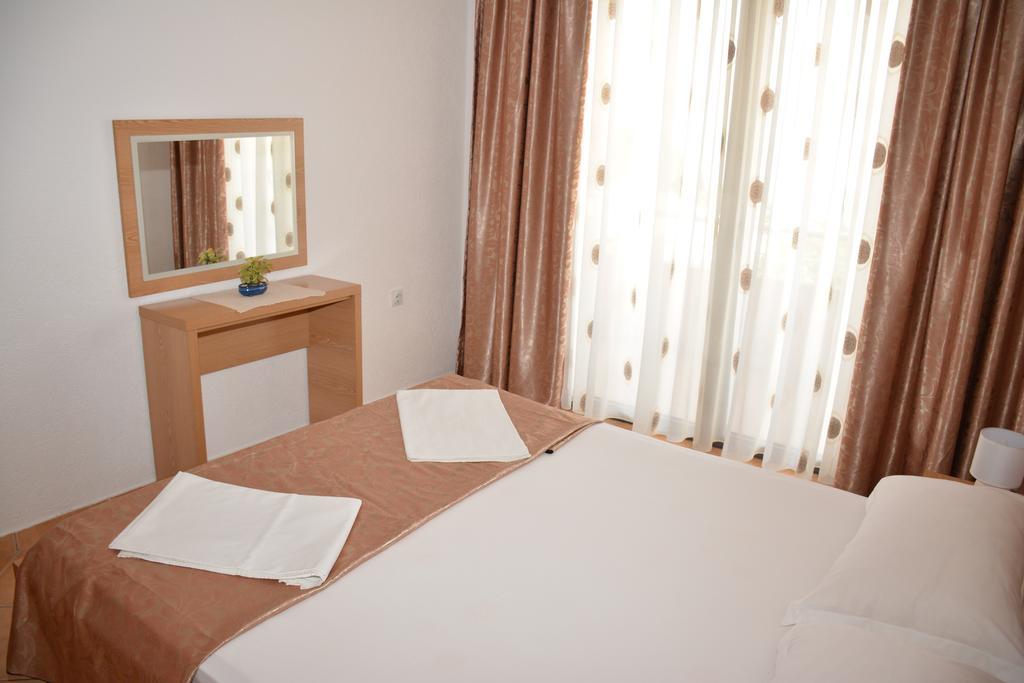 Guest House Evropa 2 ウルツィニ エクステリア 写真